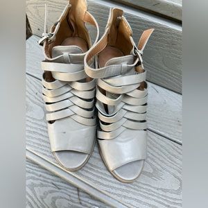 Grey Wedges